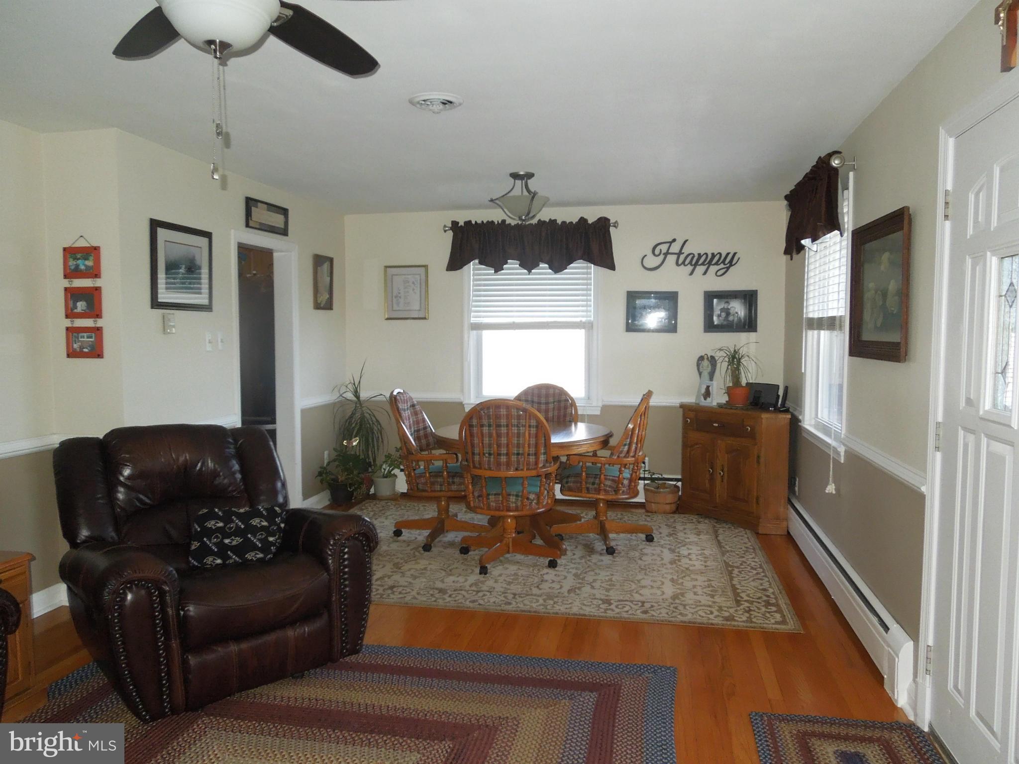 120 Winston Road Pasadena, MD 21122 - Photo 5 of 30 Living Room