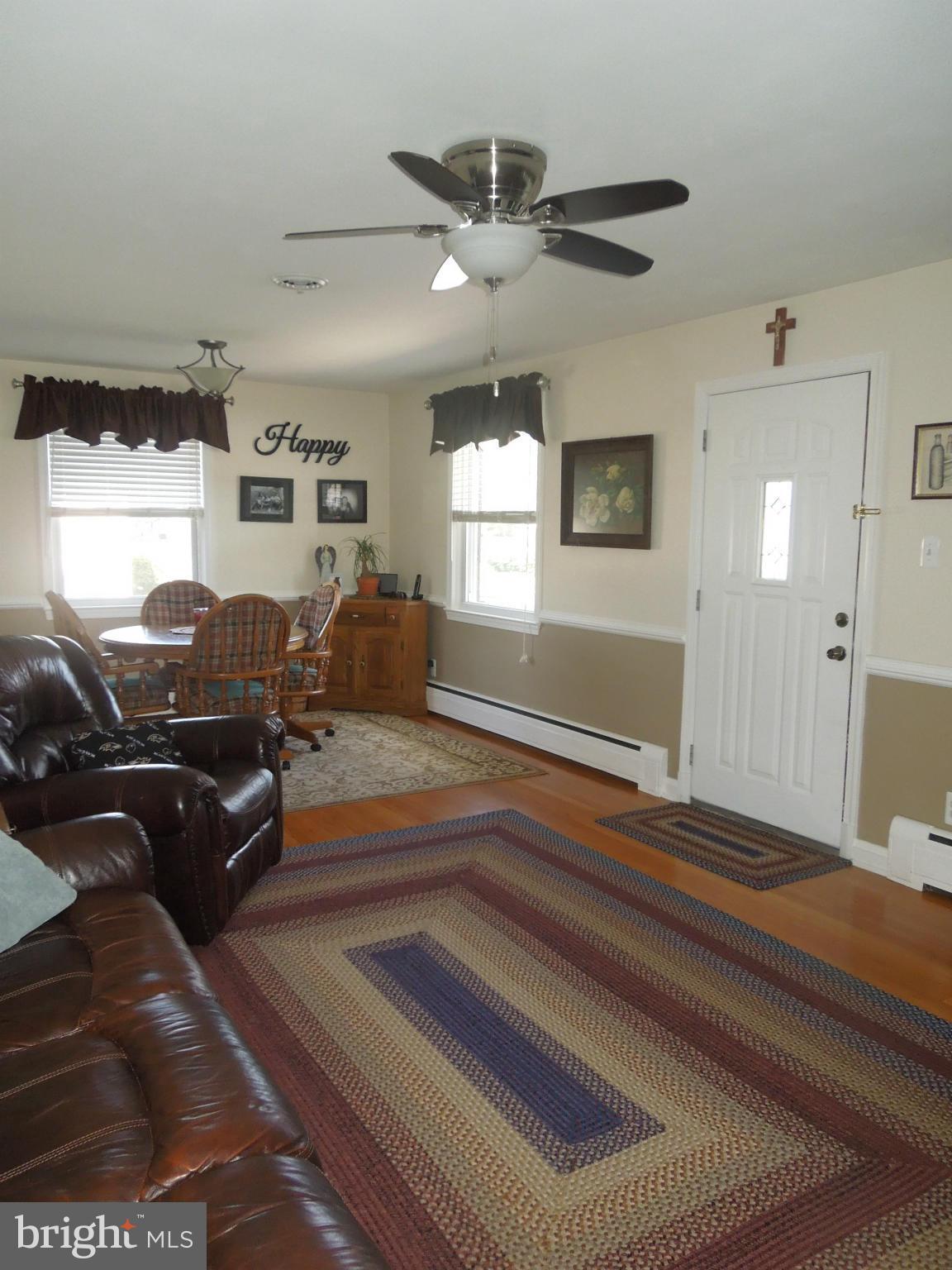 120 Winston Road Pasadena, MD 21122 - Photo 7 of 30 Living Room