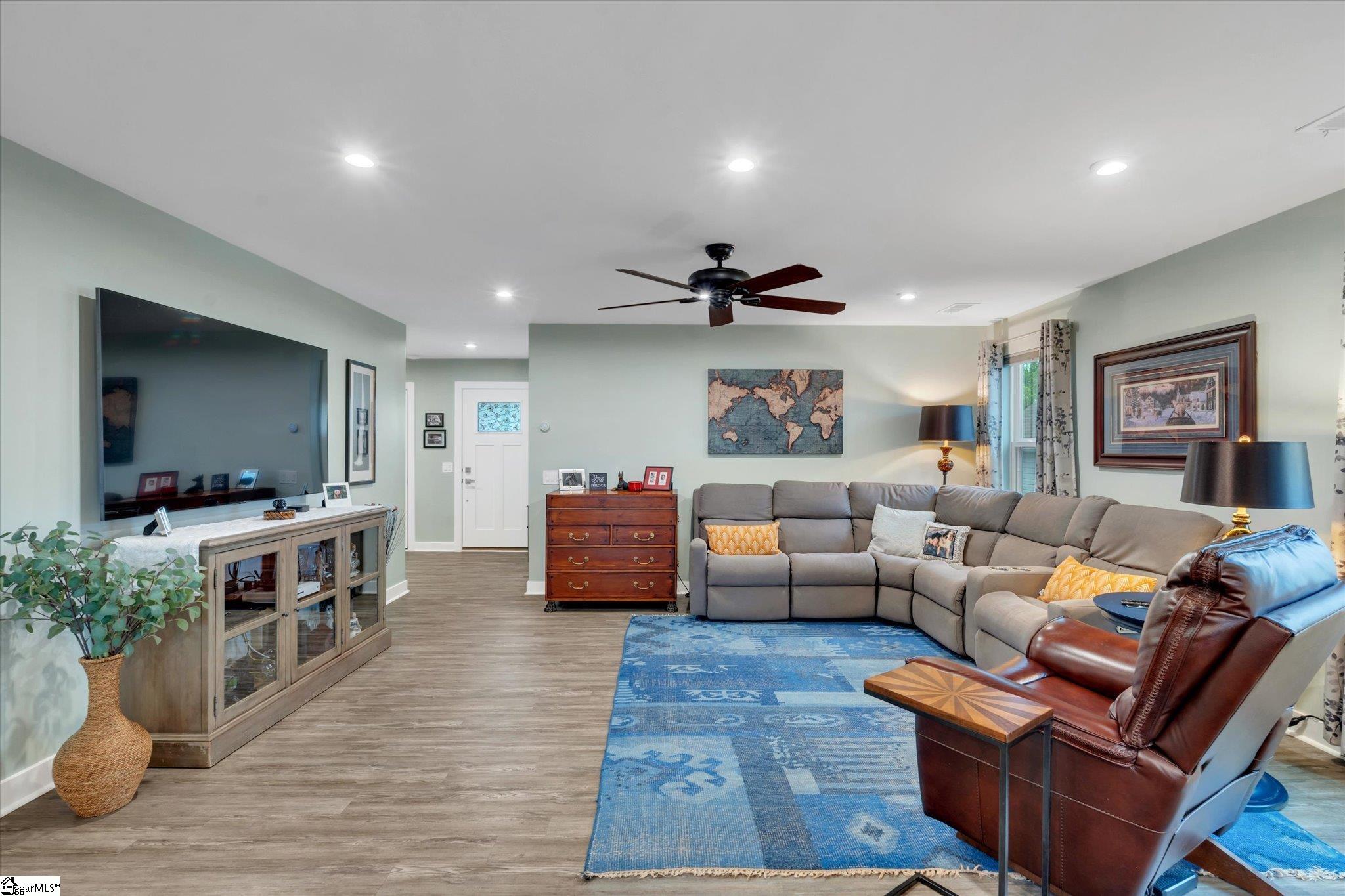 111 Bending Branch Road Greenville, SC 29605 - Photo 9 of 31 Gallery Image 9