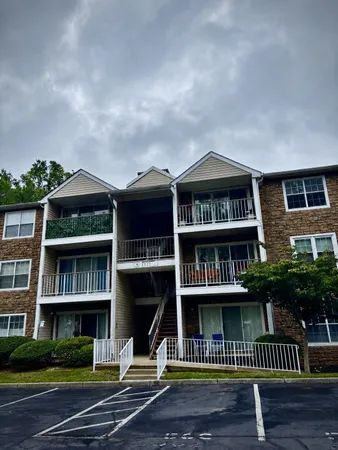 $299,999 | 17 Holly Court, Hamilton, NJ 08619