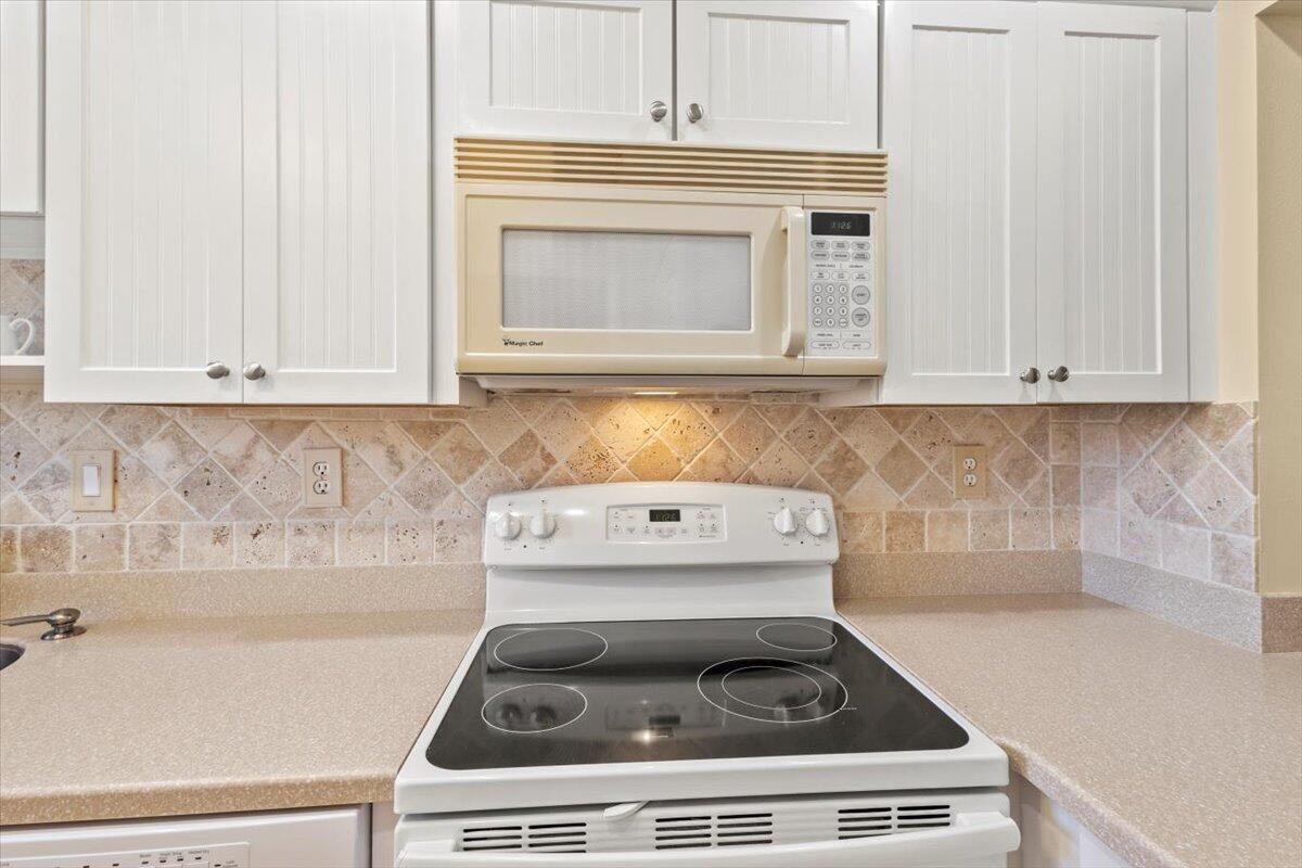 5333 Southeast Miles Grant Road, Unit 105 Stuart, FL 34997 - Photo 18 of 61 36-GG3A0107