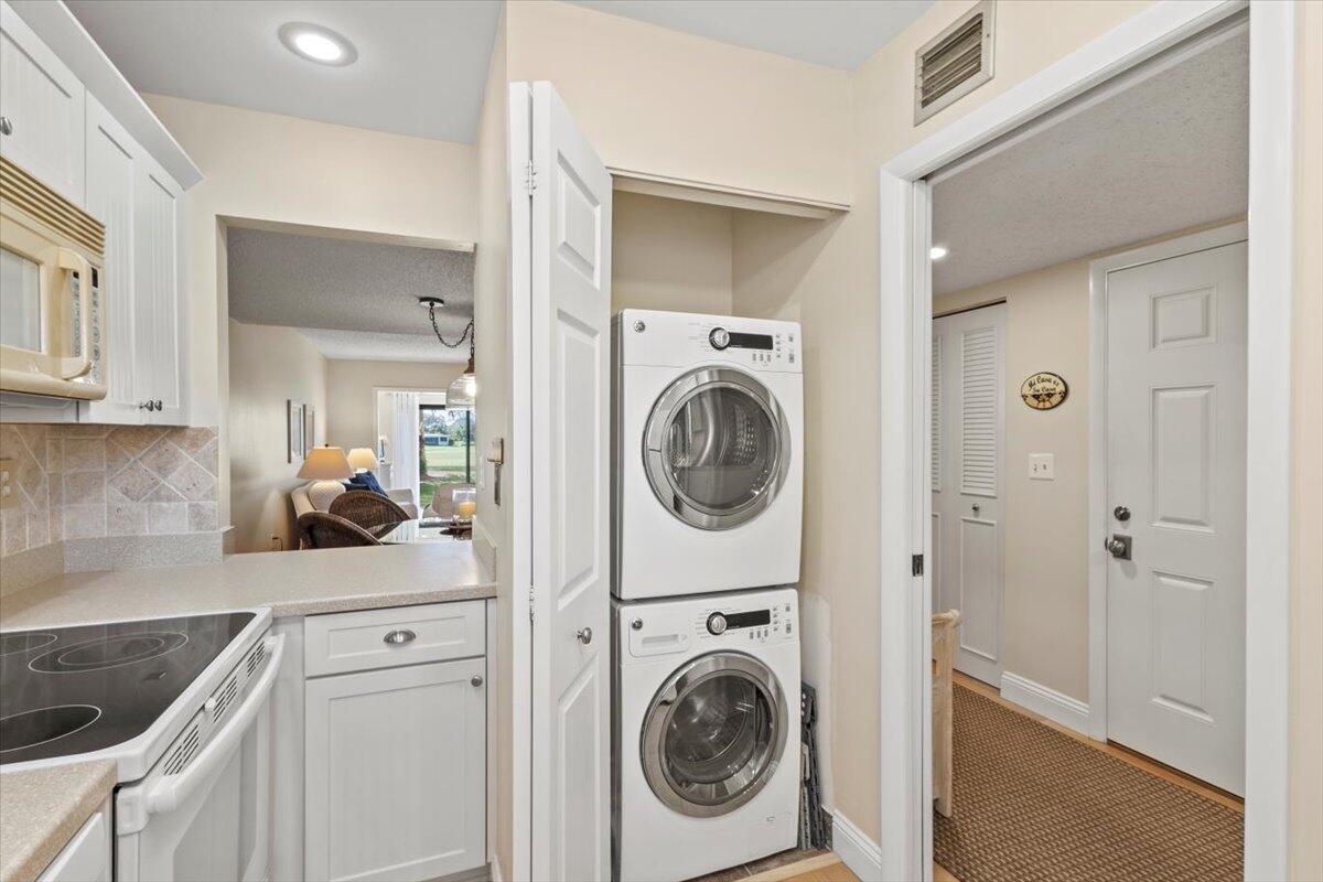 5333 Southeast Miles Grant Road, Unit 105 Stuart, FL 34997 - Photo 20 of 61 38-GG3A0113