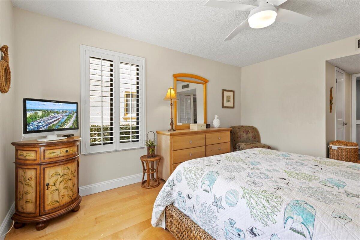 5333 Southeast Miles Grant Road, Unit 105 Stuart, FL 34997 - Photo 33 of 61 52-GG3A0158