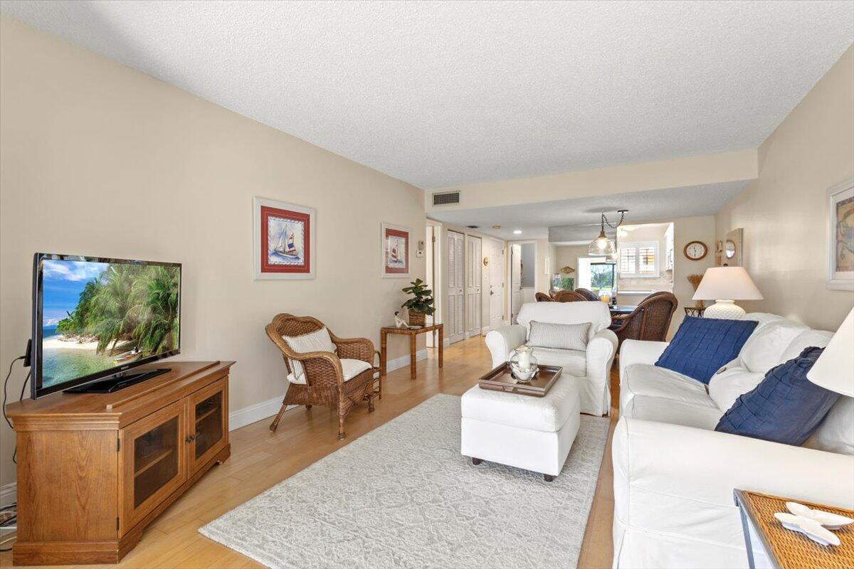 5333 Southeast Miles Grant Road, Unit 105 Stuart, FL 34997 - Photo 38 of 61 43-GG3A0131