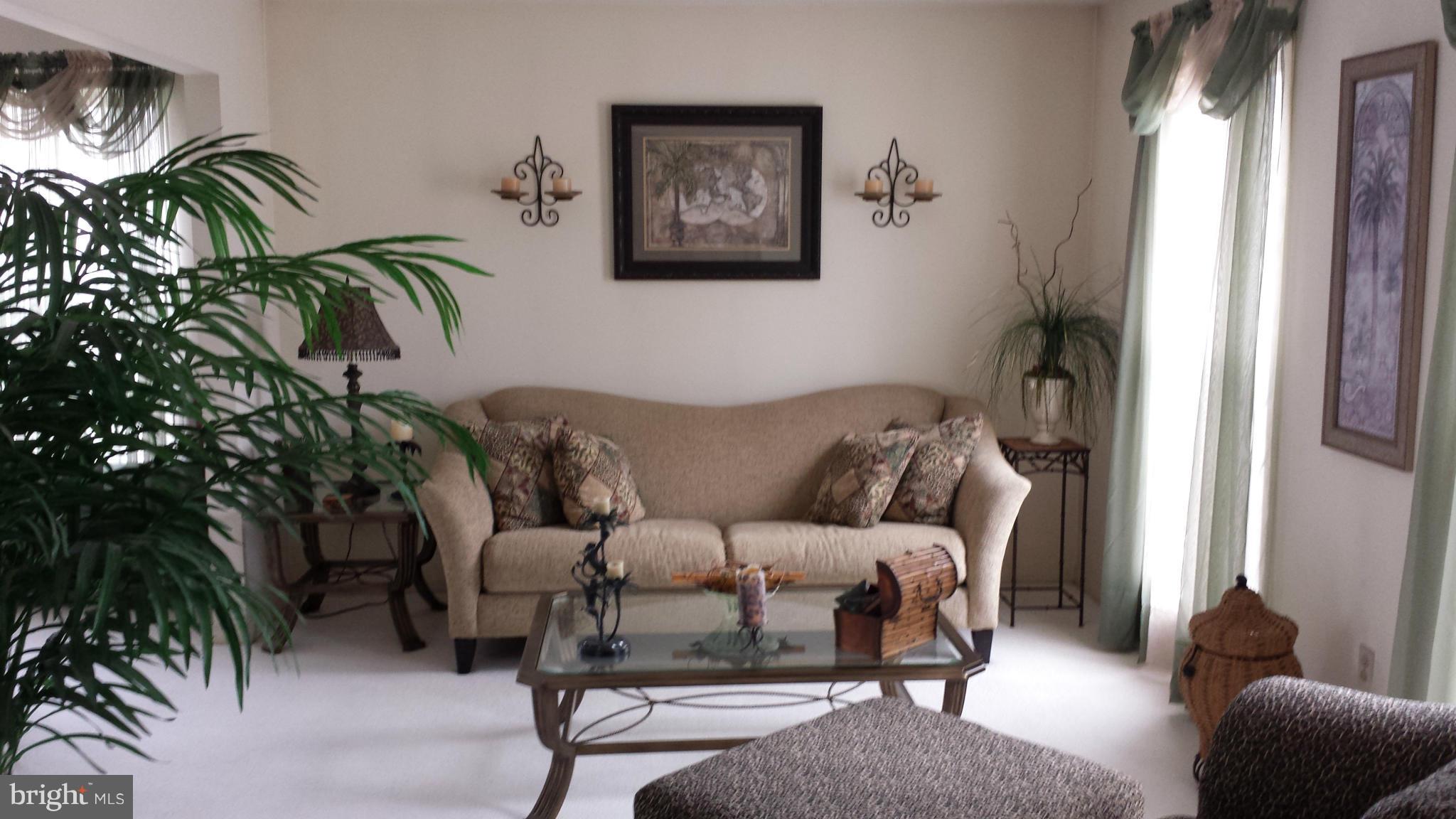 6705 Hunter Road Elkridge, MD 21075 - Photo 2 of 12 Living Room