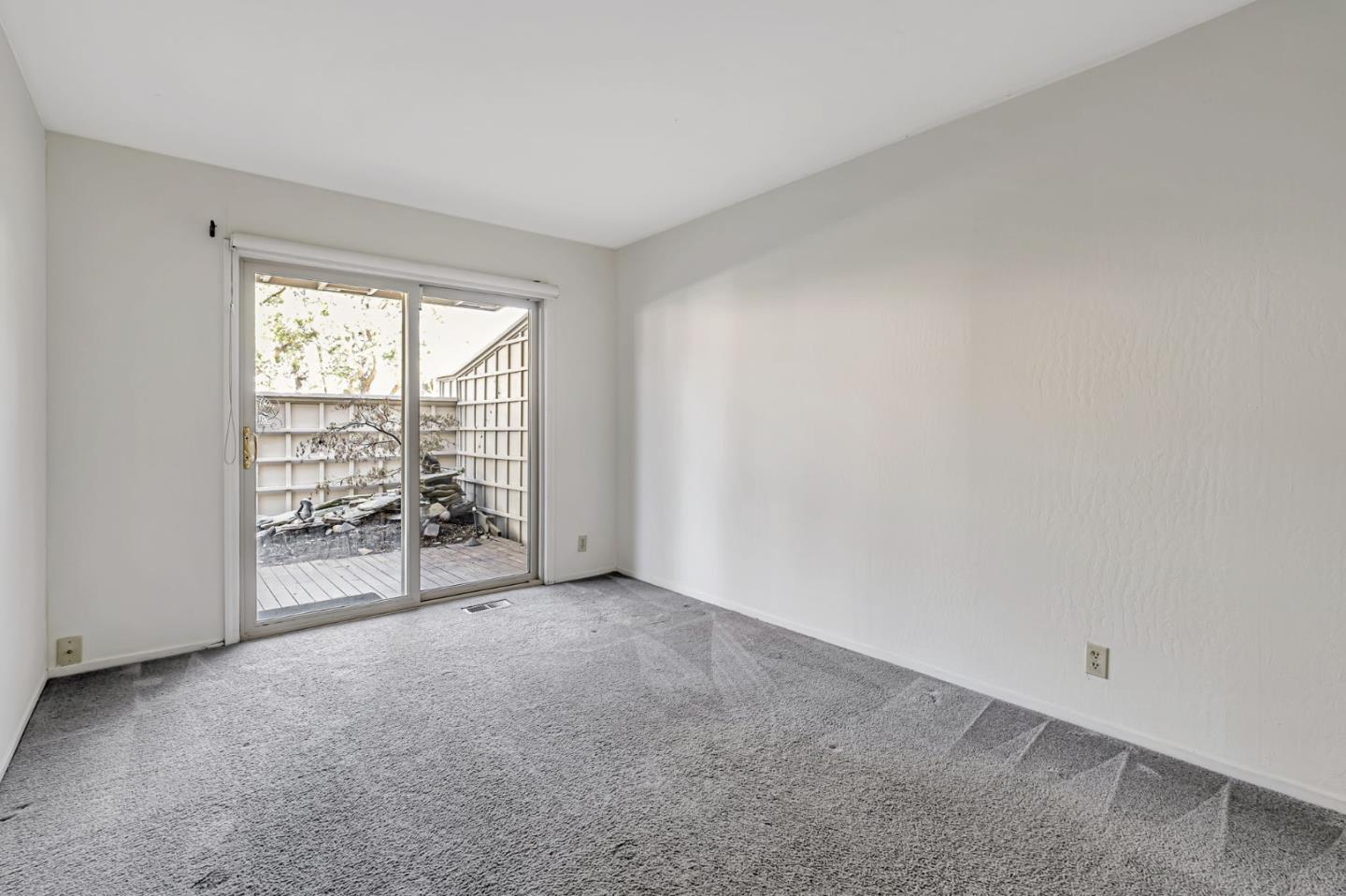 42 Weepingridge Court San Mateo, CA 94402 - Photo 22 of 45 an empty room with windows