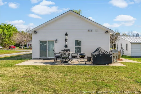 $290,000 | 323 West Woodall Street, Benson, NC 27504