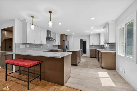 $599,900 | 430 West 64th Street, Indianapolis, IN 46260