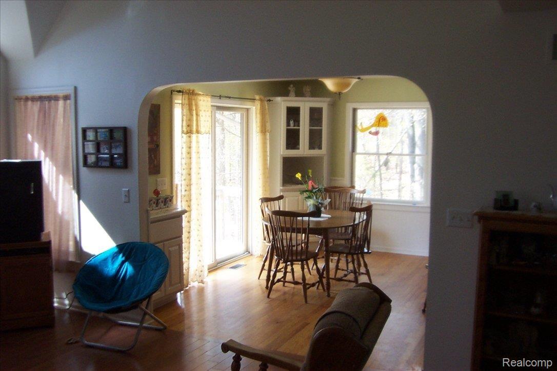 6199 Cowell Road Brighton, MI 48116 - Photo 15 of 23 great rm towards nook