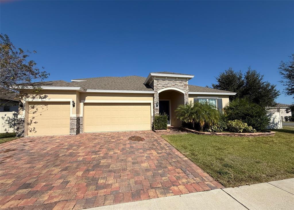 201 Messina Place Howey-in-the-Hills, FL 34737 - Photo 2 of 33