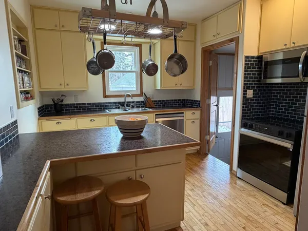 $258,900 | 721 West Commercial Street, Appleton, WI 54914