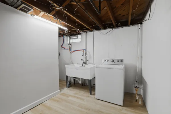 $319,000 | 11920 Cavell Street, Livonia, MI 48150