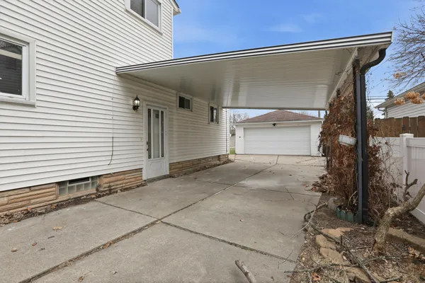 $319,000 | 11920 Cavell Street, Livonia, MI 48150