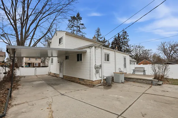 $319,000 | 11920 Cavell Street, Livonia, MI 48150
