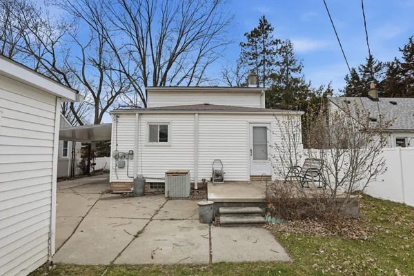 $319,000 | 11920 Cavell Street, Livonia, MI 48150