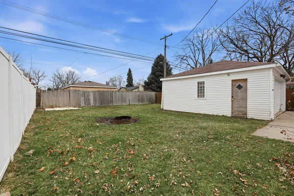 $319,000 | 11920 Cavell Street, Livonia, MI 48150