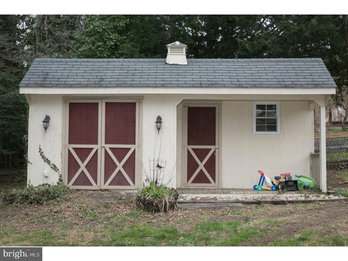 810 Gilbert Road Cheltenham, PA 19012 - Photo 20 of 22 Storage Shed