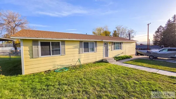 $205,000 | 453 Yvonne Drive, Arco, ID 83213
