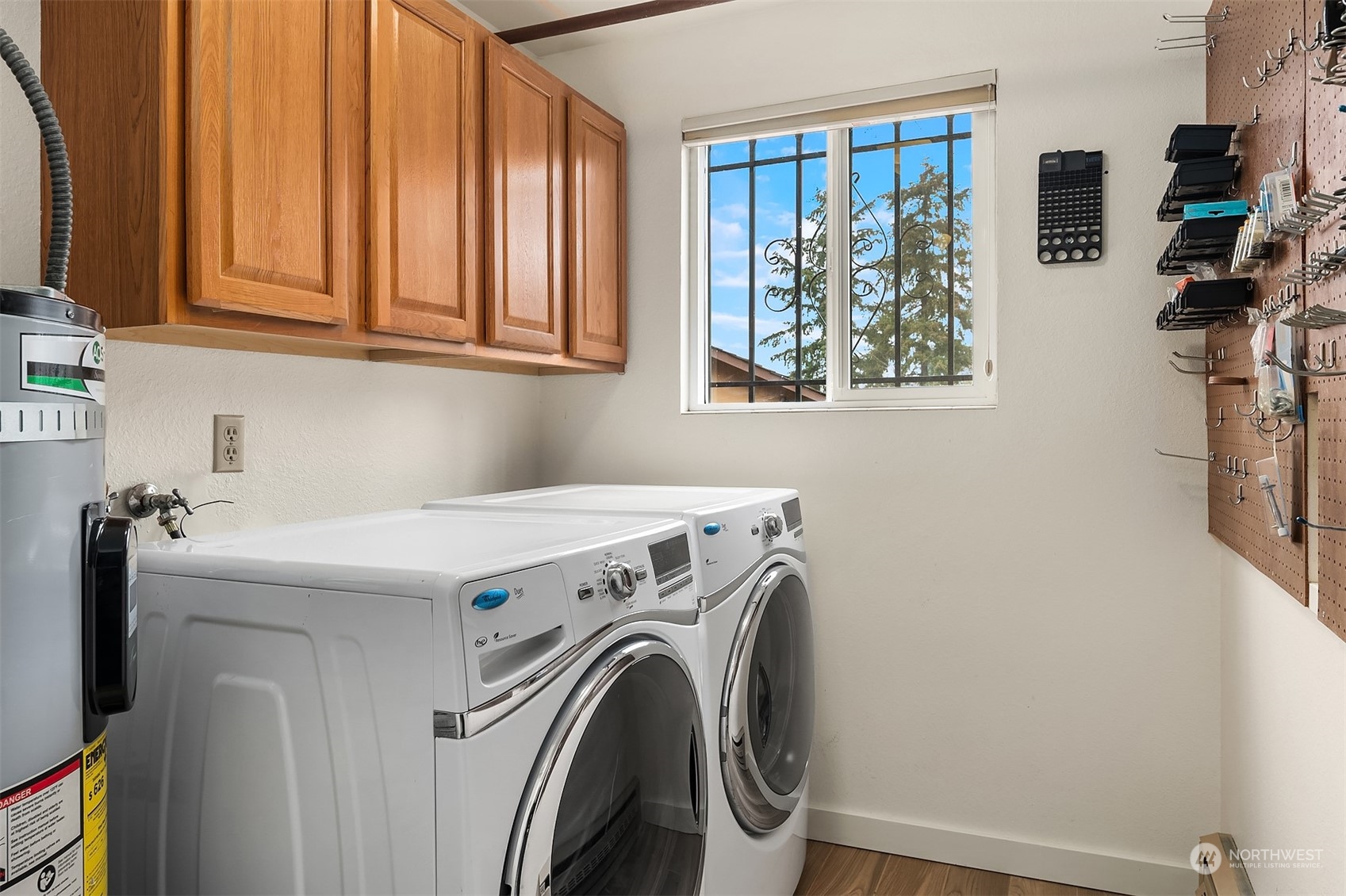 1615 Eagle Ridge Drive South, Unit 4 Renton, WA 98055 - Photo 15 of 29 a utility room with dryer and washer