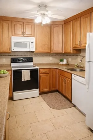 $2,600 | 154 Quincy Shore Drive, Unit 36, Quincy, MA 02171