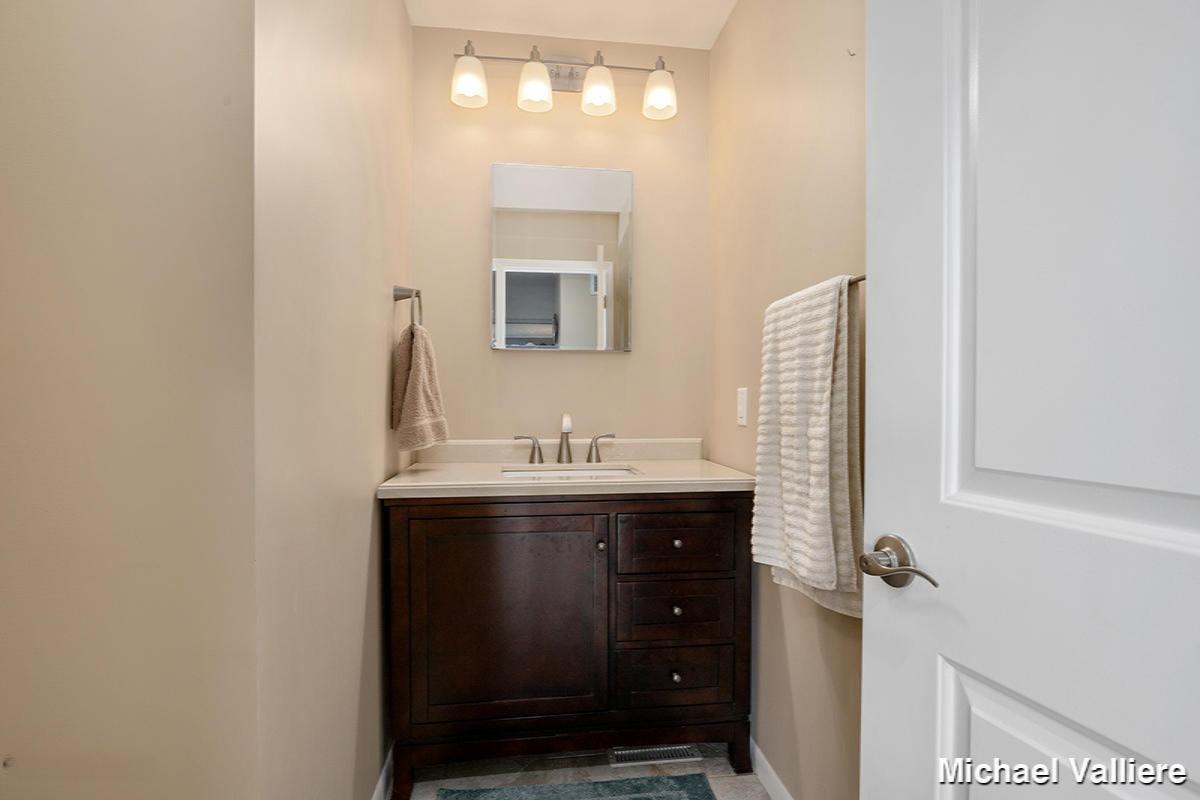 5675 South Stine Road Olivet, MI 49076 - Photo 19 of 104 20