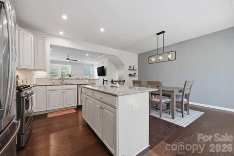 $535,000 | 1221 Queen Lyon Court, Charlotte, NC 28205