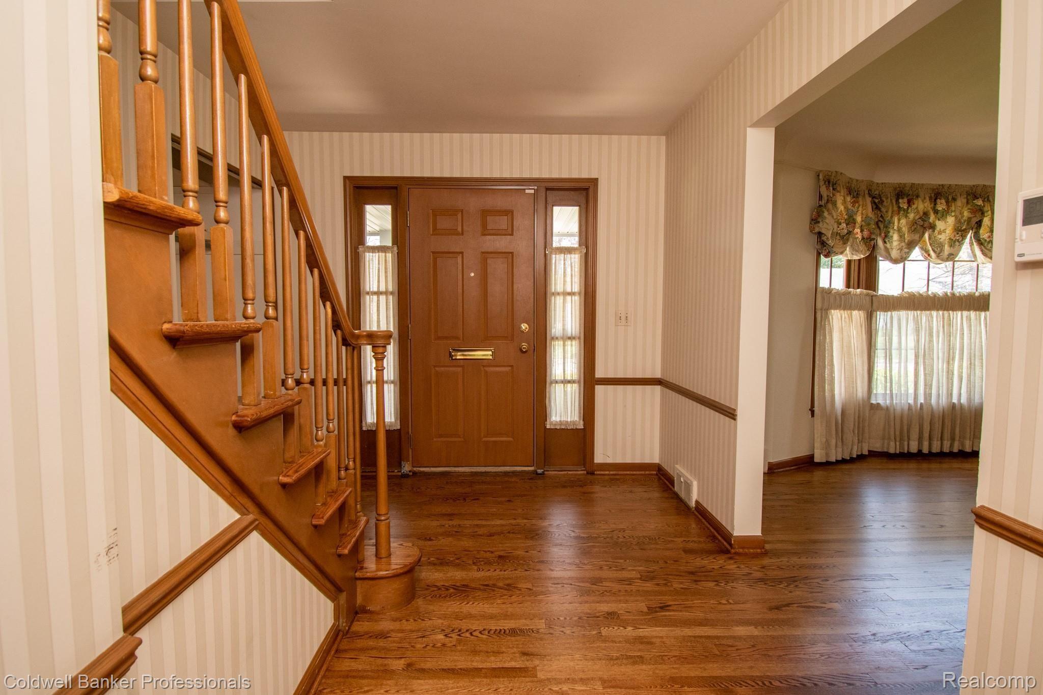 65 South Duval Road Grosse Pointe, MI 48236 - Photo 6 of 40 20200511-DSC_6096.jpg