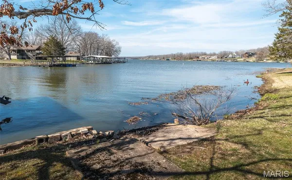 $275,000 | 1790 Lakeshore Drive, Cuba, MO 65453