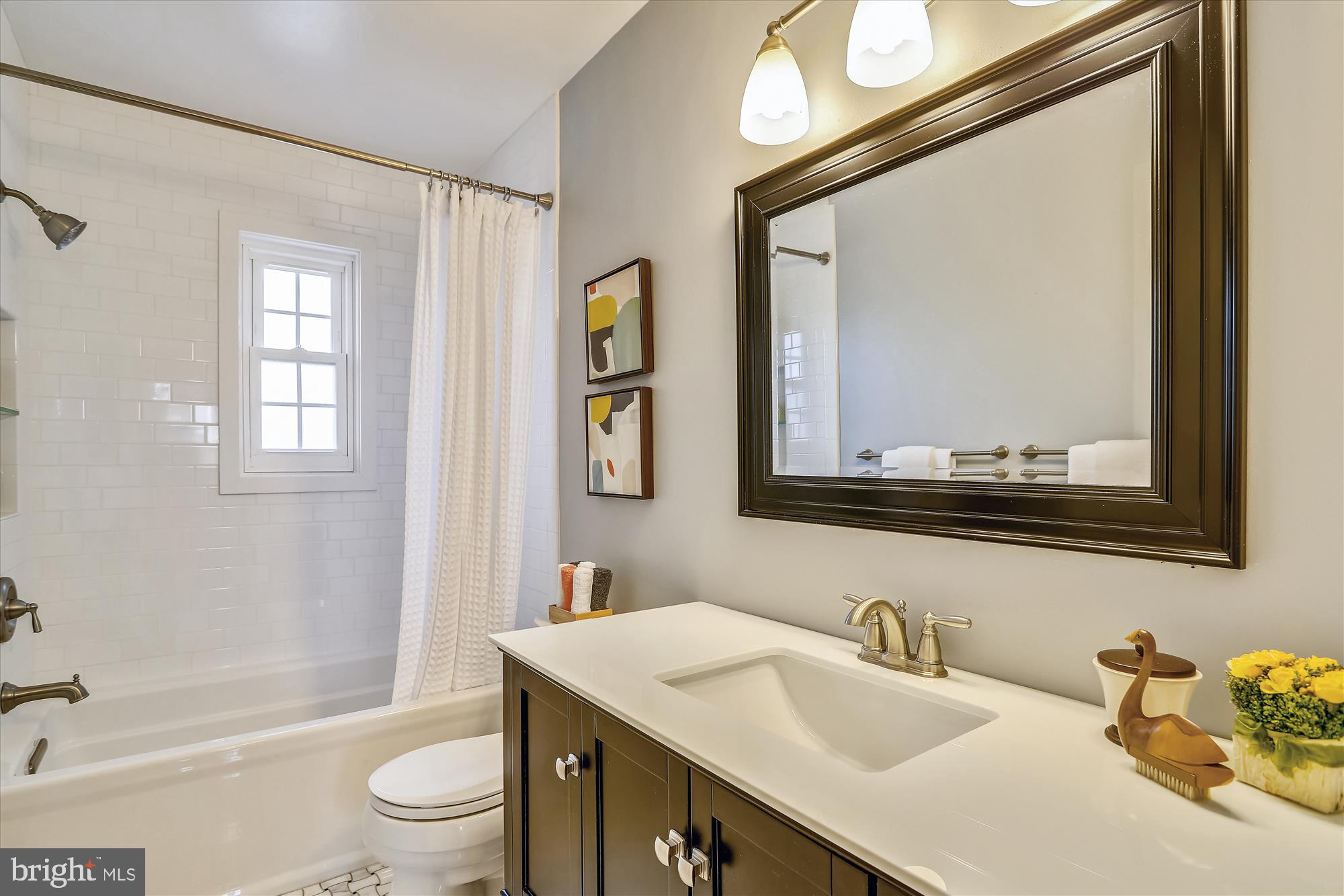3005 Farm Road Alexandria, VA 22302 - Photo 35 of 59 Remodeled Full Bath #2 w/ shower/tub