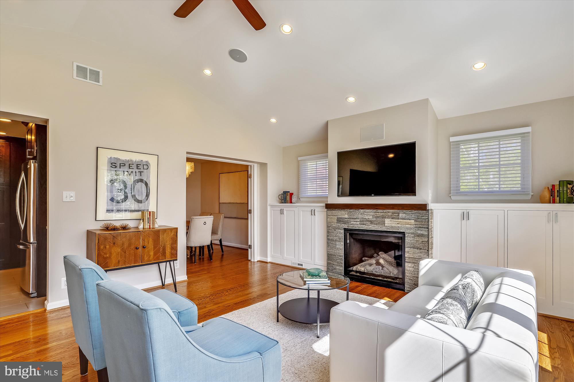 3005 Farm Road Alexandria, VA 22302 - Photo 5 of 59 a living room with furniture fireplace and flat screen tv