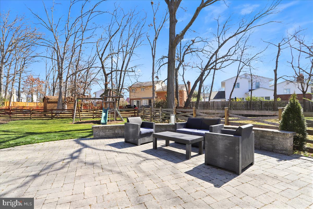 3005 Farm Road Alexandria, VA 22302 - Photo 49 of 59 a view of outdoor space with seating
