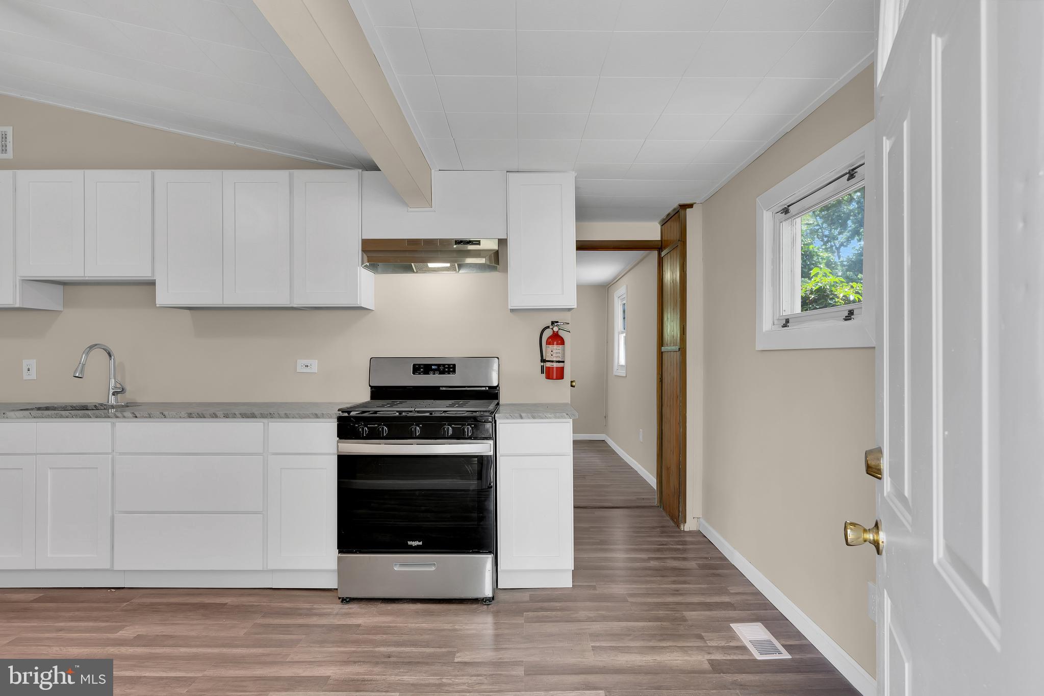 222 County Avenue Maple Shade, NJ 08052 - Photo 12 of 40