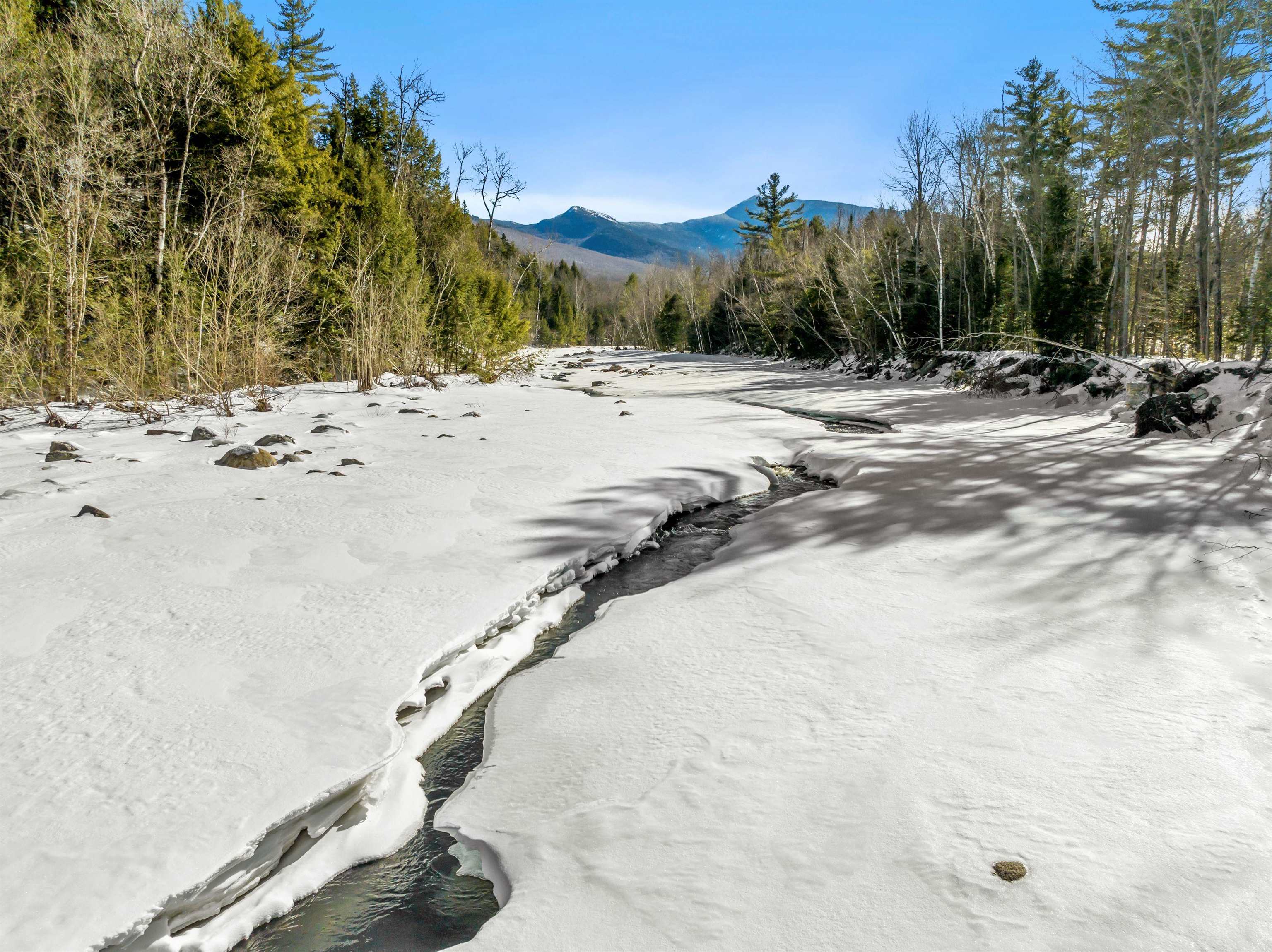 113 Glen Road Gorham, NH 03581 - Photo 3 of 48