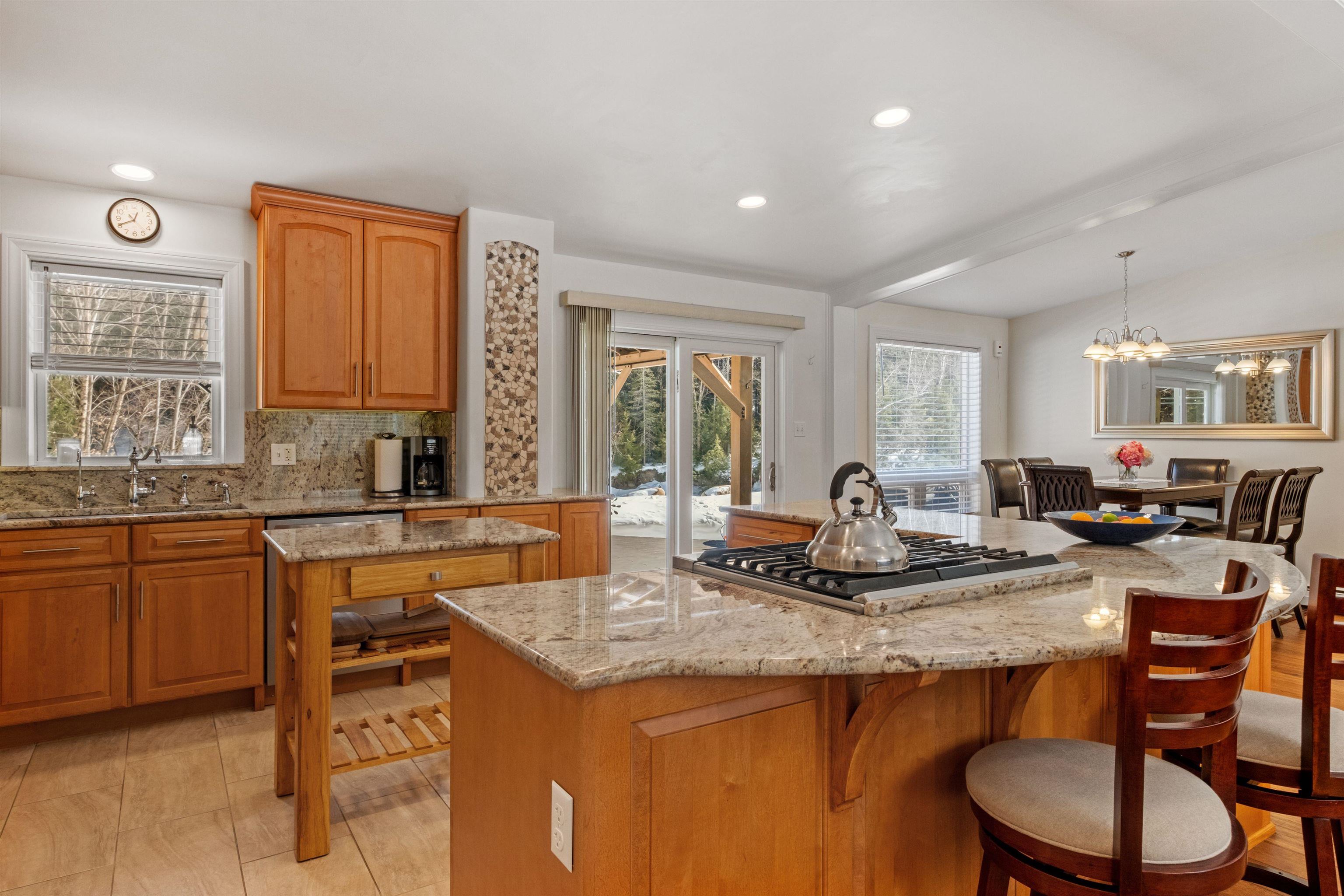 113 Glen Road Gorham, NH 03581 - Photo 7 of 48