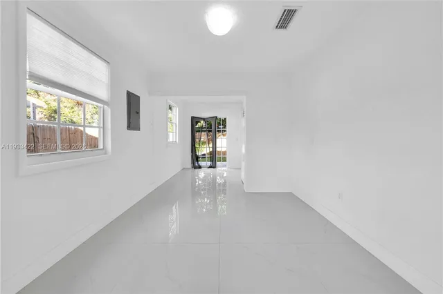 $3,300 | 2731 Southwest 24th Street, Unit 2731, Miami, FL 33145