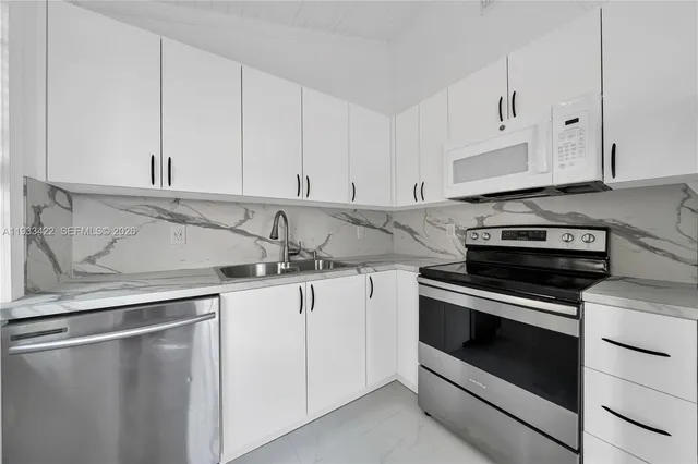 $3,300 | 2731 Southwest 24th Street, Unit 2731, Miami, FL 33145
