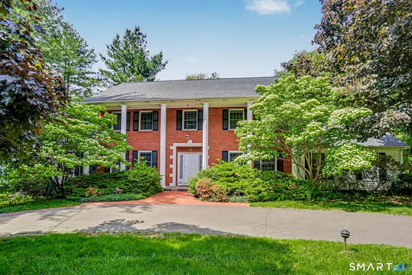 $759,900 | 11 Tanglewood Drive, Danbury, CT 06811