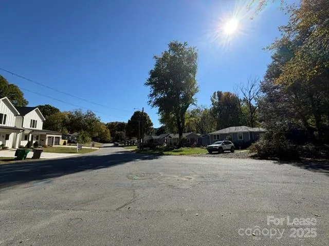 $2,000 | 1432 Winston Drive, Charlotte, NC 28205