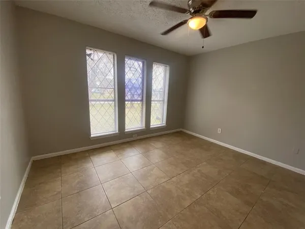 $1,900 | 943 Sterling Green Drive South, Channelview, TX 77530