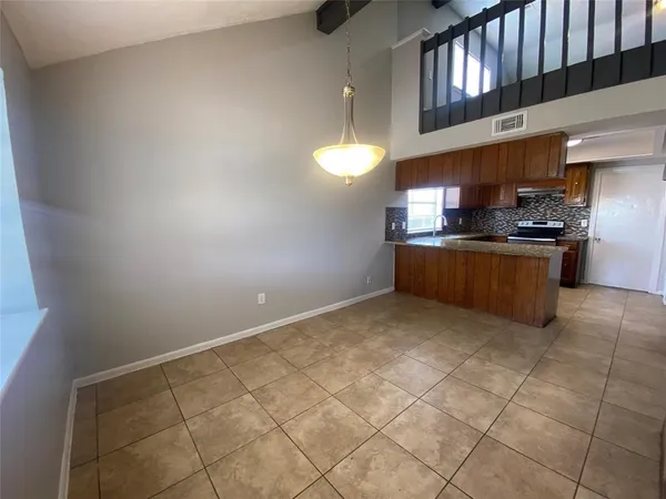$1,900 | 943 Sterling Green Drive South, Channelview, TX 77530
