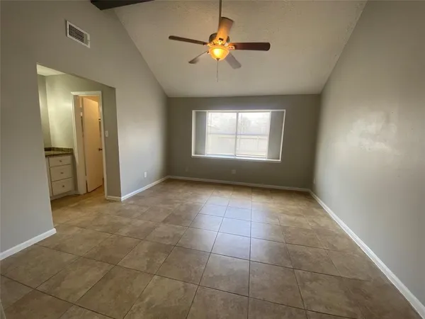 $1,900 | 943 Sterling Green Drive South, Channelview, TX 77530