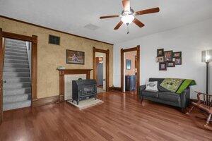 376 Wesley Chapel Road Jeffersonville, OH 43128 - Photo 12 of 47 wesleyfrontroom2