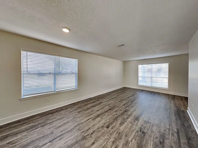 $2,440 | 1802 Oak Valley Drive, Kemah, TX 77565