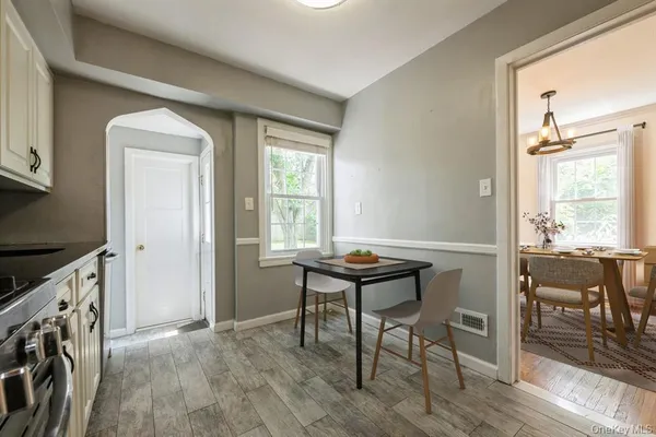 $6,100 | 212 Fernwood Terrace, Garden City, NY 11530