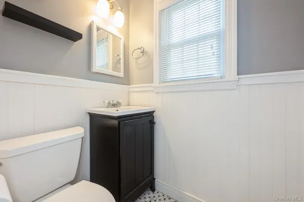 $6,100 | 212 Fernwood Terrace, Garden City, NY 11530