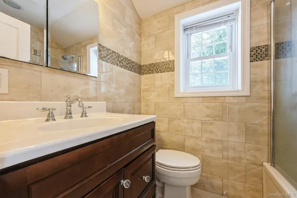 $6,100 | 212 Fernwood Terrace, Garden City, NY 11530