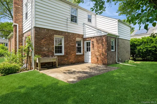 $6,100 | 212 Fernwood Terrace, Garden City, NY 11530