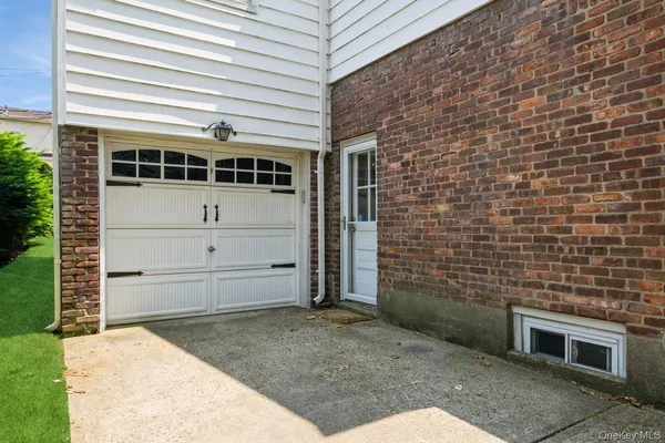 $6,100 | 212 Fernwood Terrace, Garden City, NY 11530