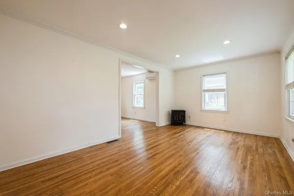 $6,100 | 212 Fernwood Terrace, Garden City, NY 11530