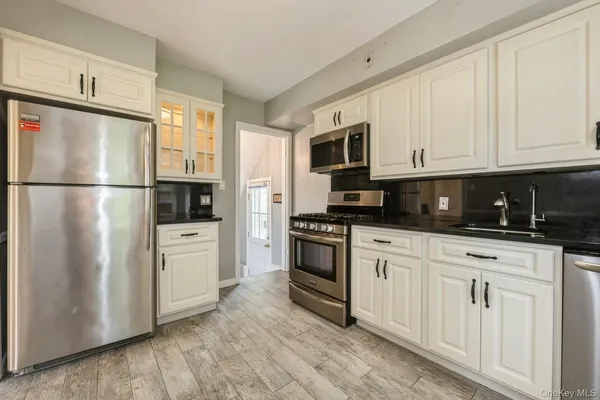 $6,100 | 212 Fernwood Terrace, Garden City, NY 11530